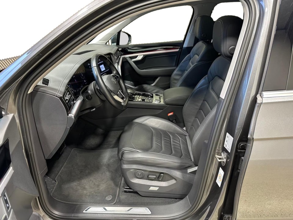 Volkswagen Touareg - foto 8