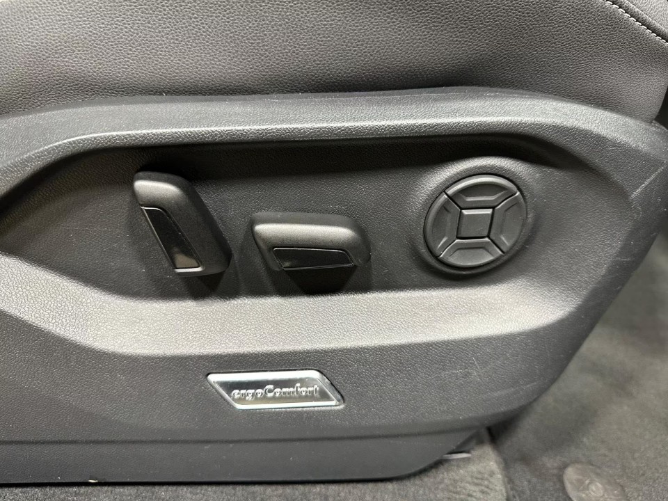 Volkswagen Touareg - foto 15
