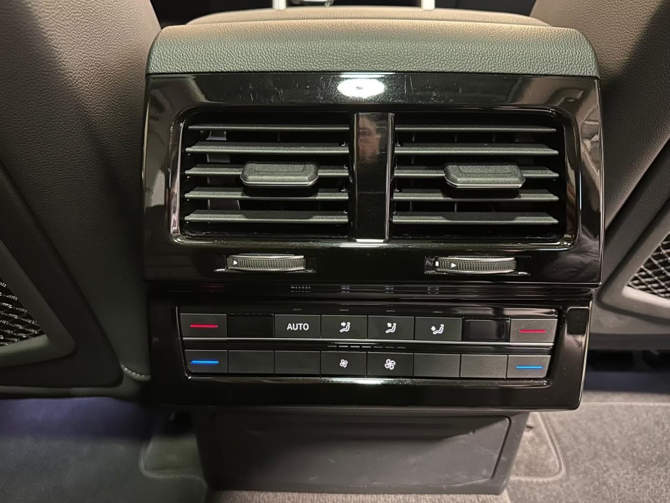 Volkswagen Touareg - foto 18