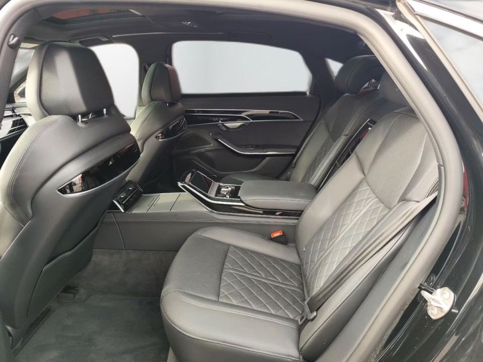 Audi A8 60 TFSIe S-LINE - foto 17