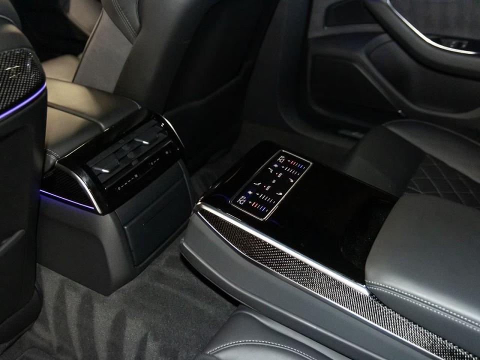 Audi A8 TFSIe Quattro S-line - foto 12