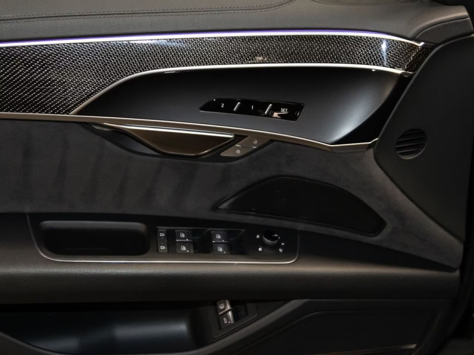 Audi A8 TFSIe Quattro S-line - foto 19