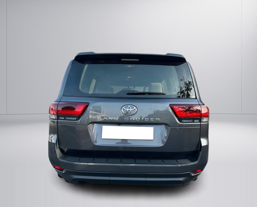 Toyota Land Cruiser LC300 (5)