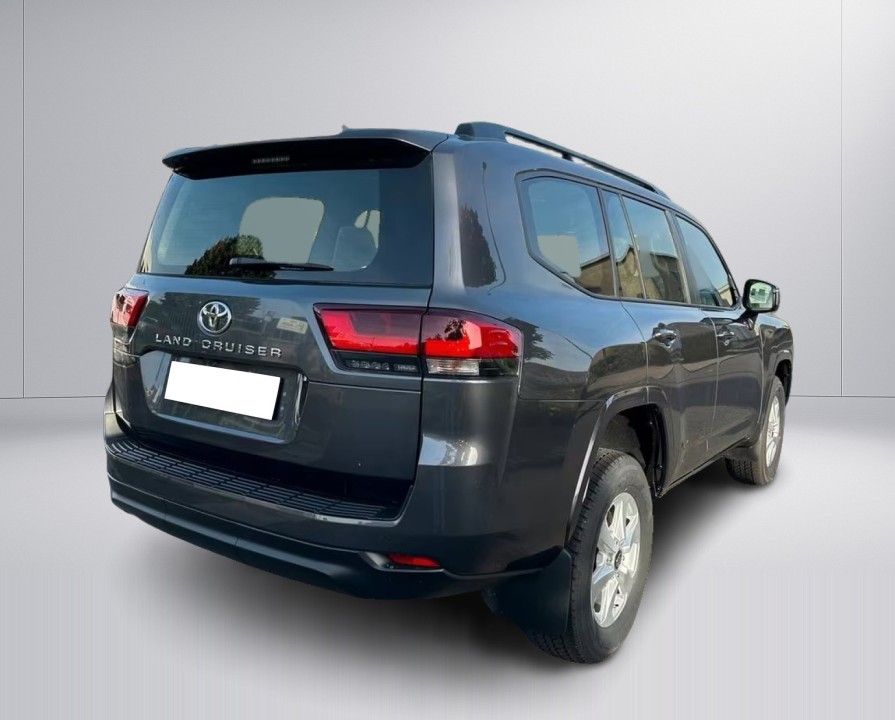 Toyota Land Cruiser LC300 (4)