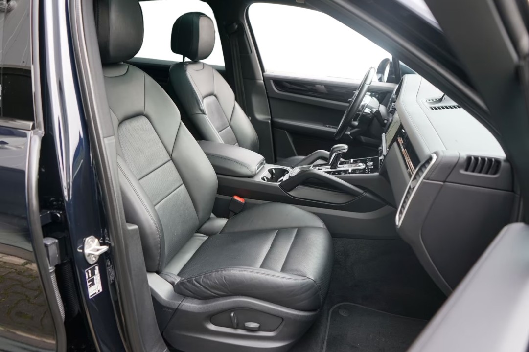 Porsche Cayenne - foto 12