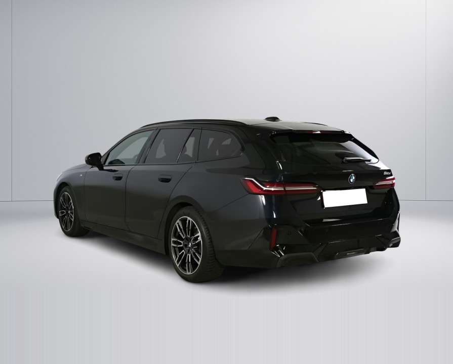 BMW Seria 5 520d Touring M-Sport (4)