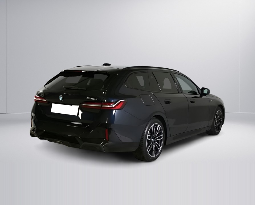BMW Seria 5 520d Touring M-Sport (3)