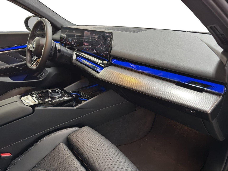 BMW Seria 5 520d Touring - foto 10