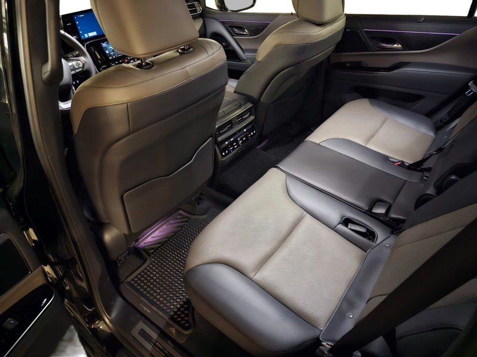 Lexus Seria LX 700h Overtrail - foto 16