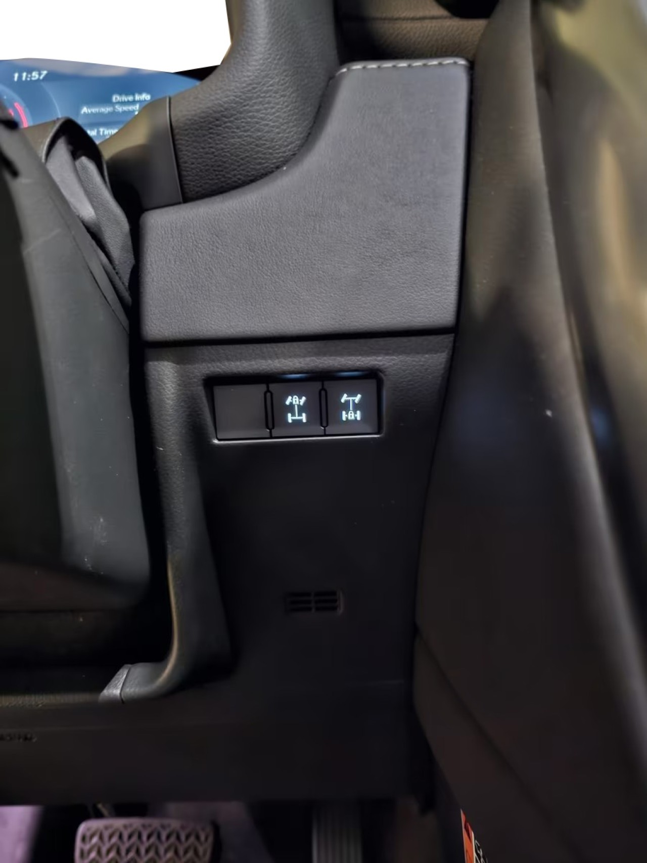 Lexus Seria LX 700h Overtrail - foto 13