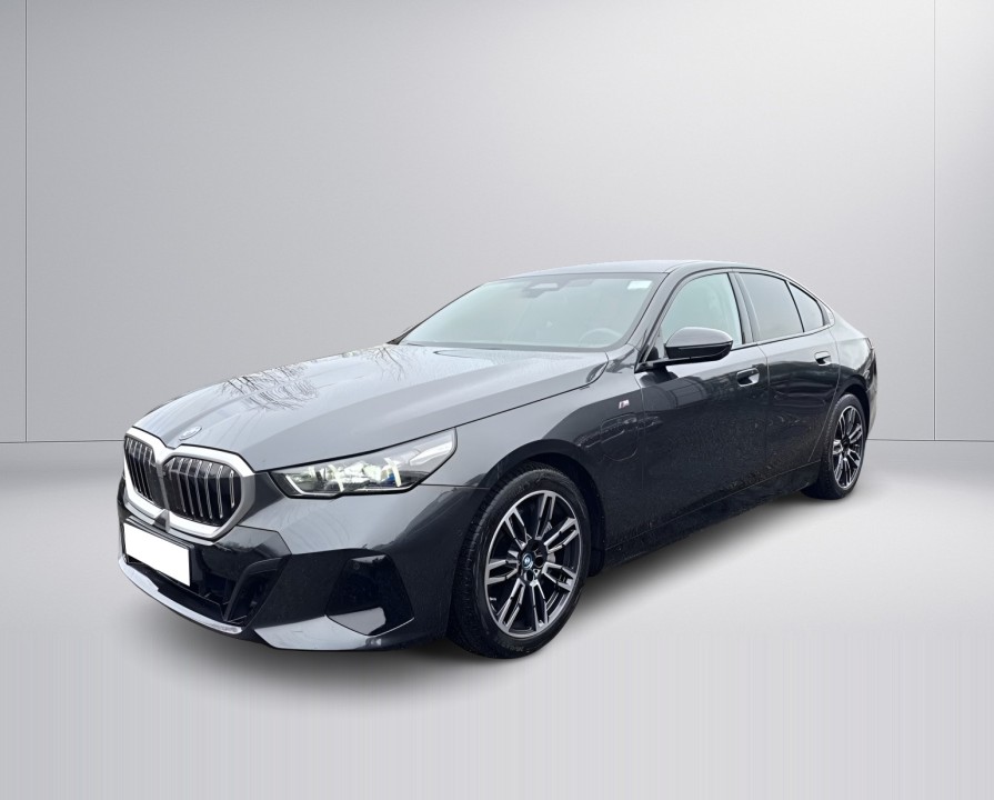 BMW Seria 5 xDrive550e M-Sport (4)