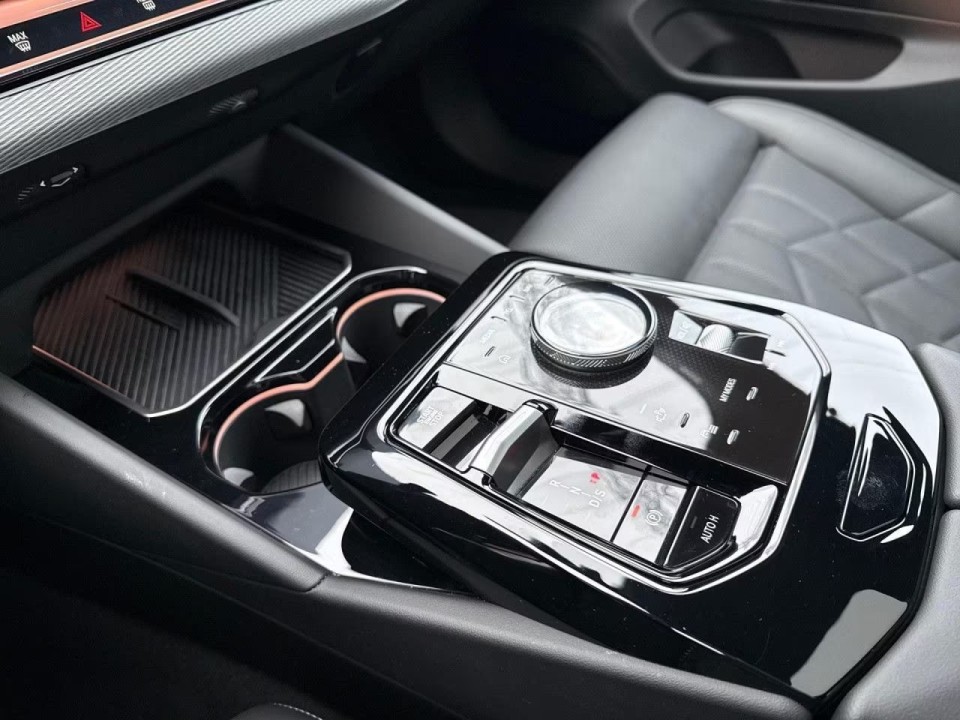 BMW Seria 5 xDrive550e M-Sport - foto 8