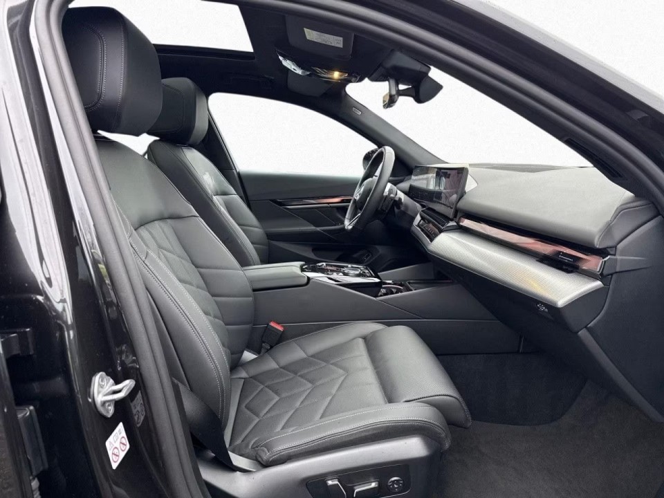 BMW Seria 5 xDrive550e M-Sport - foto 7