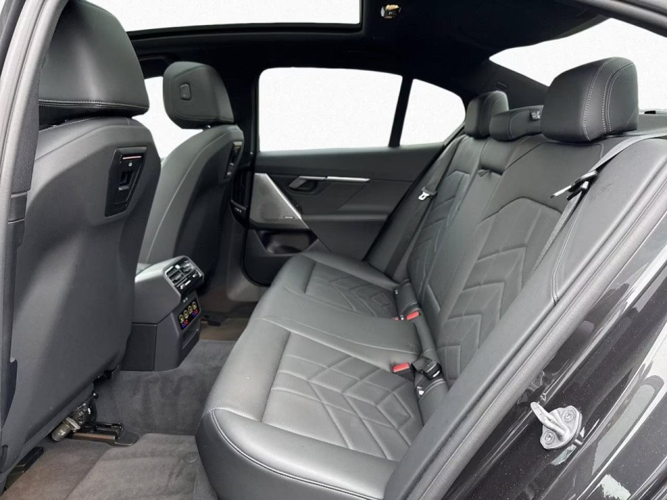 BMW Seria 5 xDrive550e M-Sport - foto 10