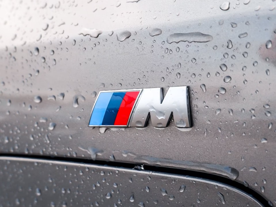 BMW Seria 5 xDrive550e M-Sport - foto 16
