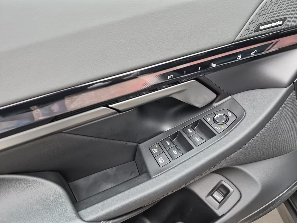 BMW Seria 5 xDrive550e - foto 13