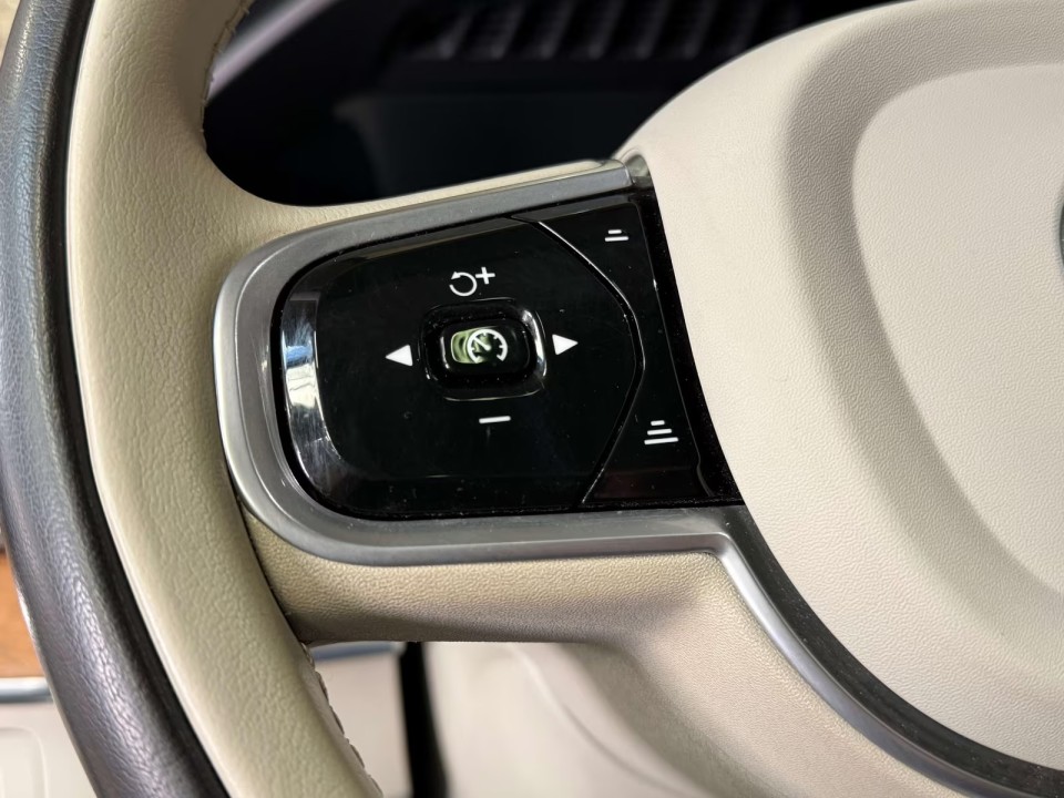 Volvo XC 90 T8 RECHARGE - foto 12