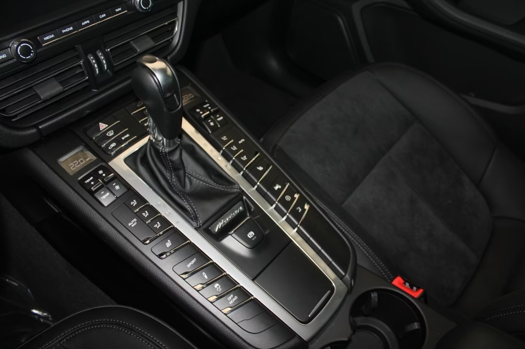 Porsche Macan - foto 12