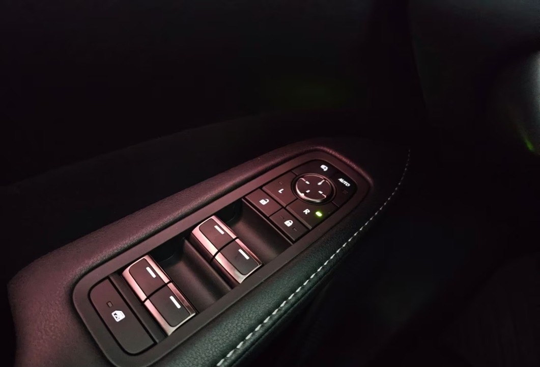 Lexus Seria RX 350h AWD F-Sport - foto 12