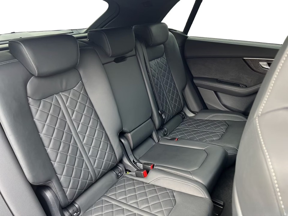 Audi SQ8 - foto 16