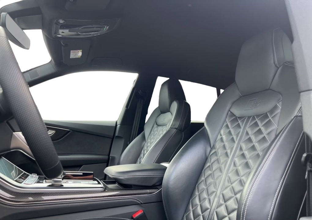 Audi SQ8 - foto 11
