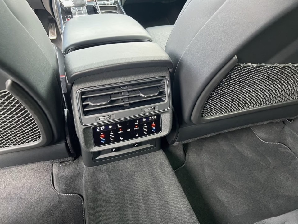 Audi SQ8 - foto 15