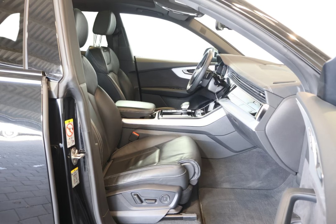 Audi SQ8 4.0 TFSI Quattro - foto 14