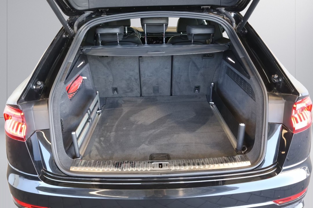 Audi SQ8 4.0 TFSI Quattro - foto 23