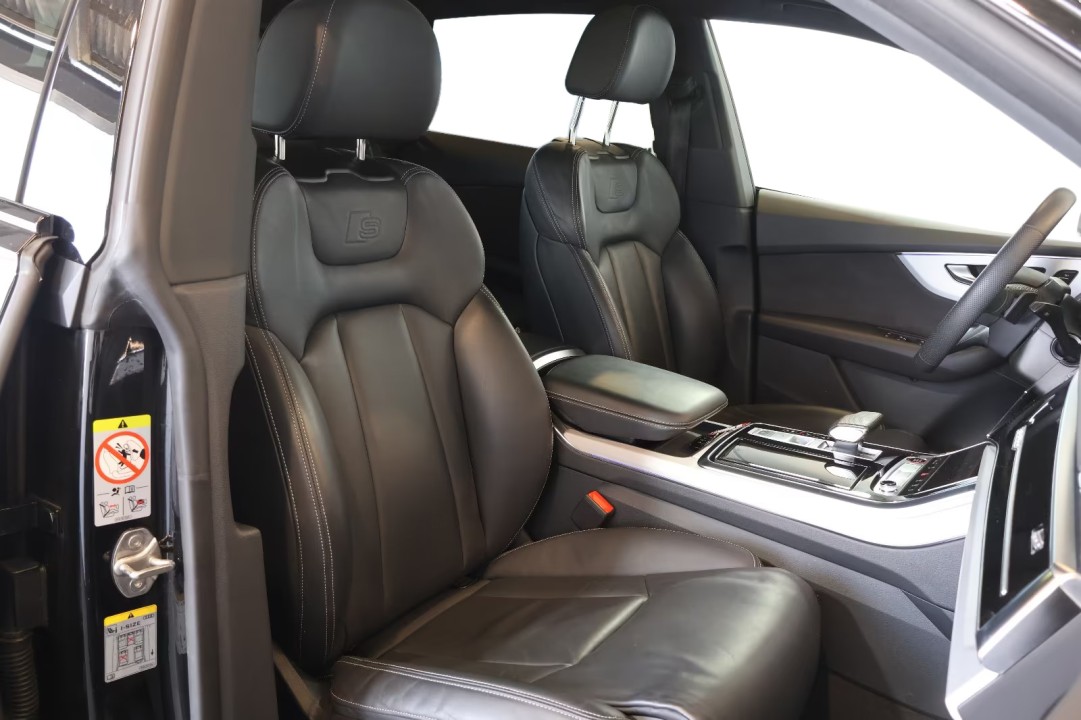Audi SQ8 4.0 TFSI Quattro - foto 13