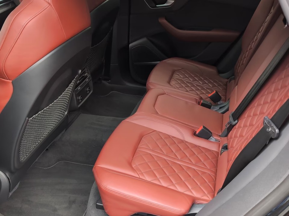Audi SQ8 4.0 TFSI Quattro - foto 11