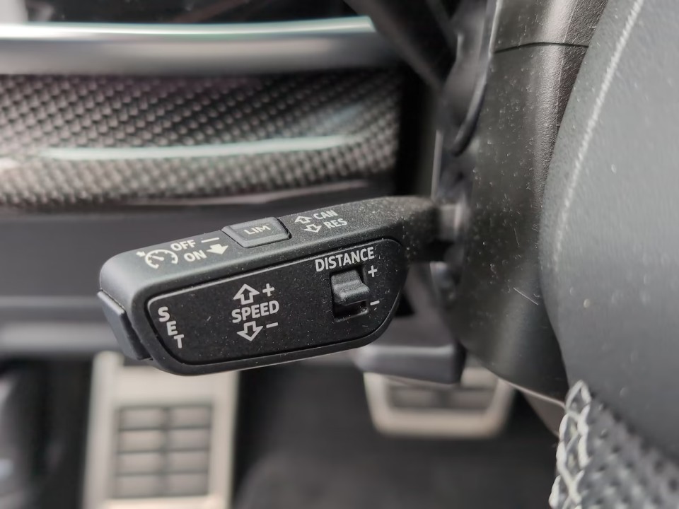 Audi SQ8 4.0 TFSI Quattro - foto 13