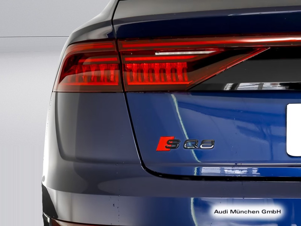 Audi SQ8 - foto 17