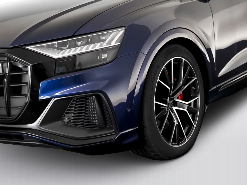 Audi SQ8 - foto 19