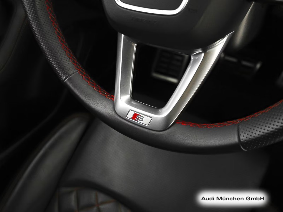 Audi SQ8 - foto 11