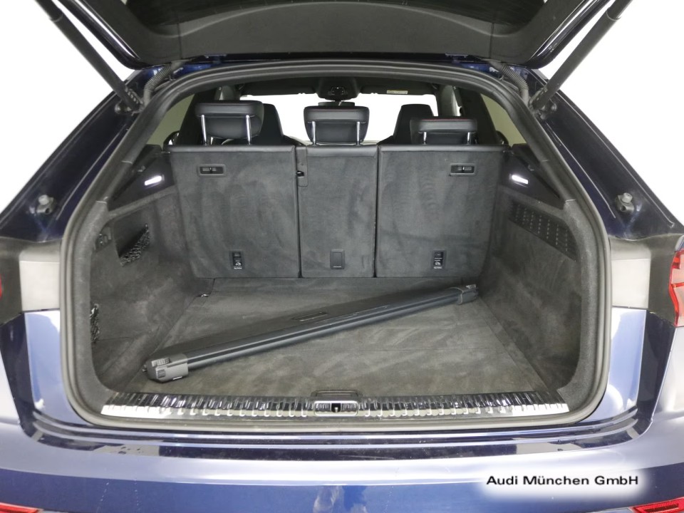 Audi SQ8 - foto 18