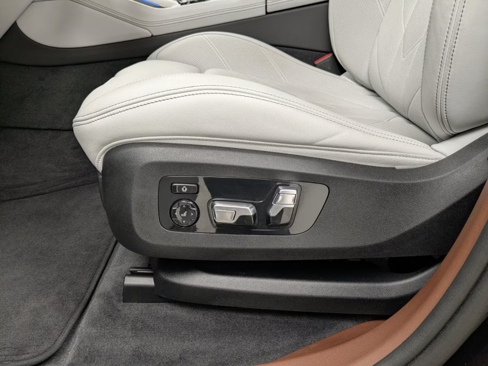 BMW XM - foto 12