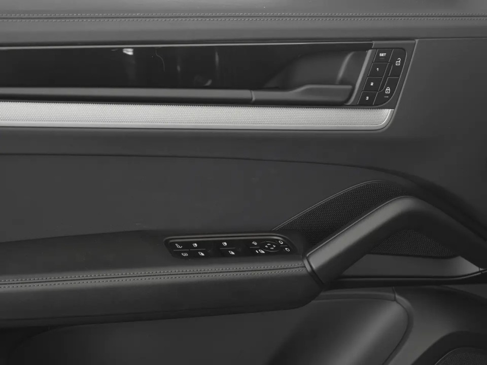 Porsche Cayenne Coupe - foto 19