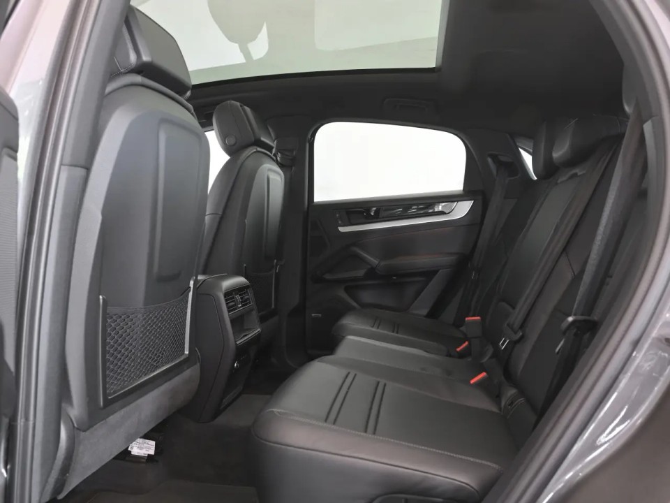 Porsche Cayenne Coupe - foto 17