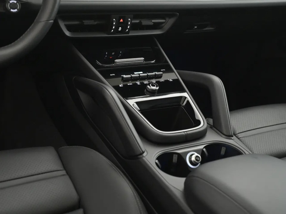 Porsche Cayenne Coupe - foto 13