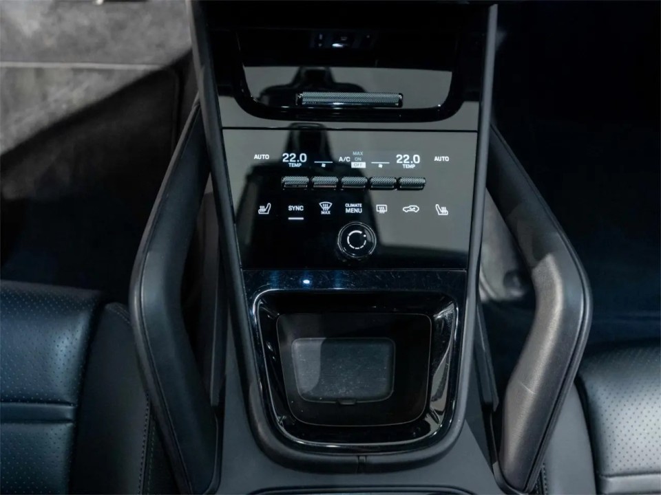 Porsche Cayenne Coupe - foto 11