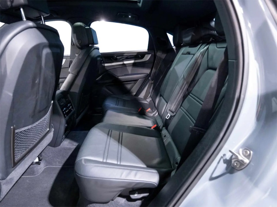 Porsche Cayenne Coupe - foto 21