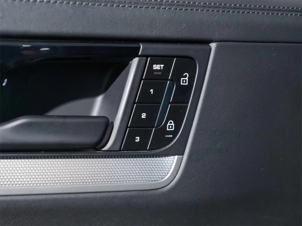 Porsche Cayenne Coupe - foto 23
