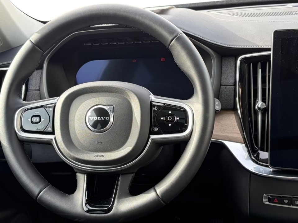 Volvo XC 90 Plus Bright B5 - foto 12