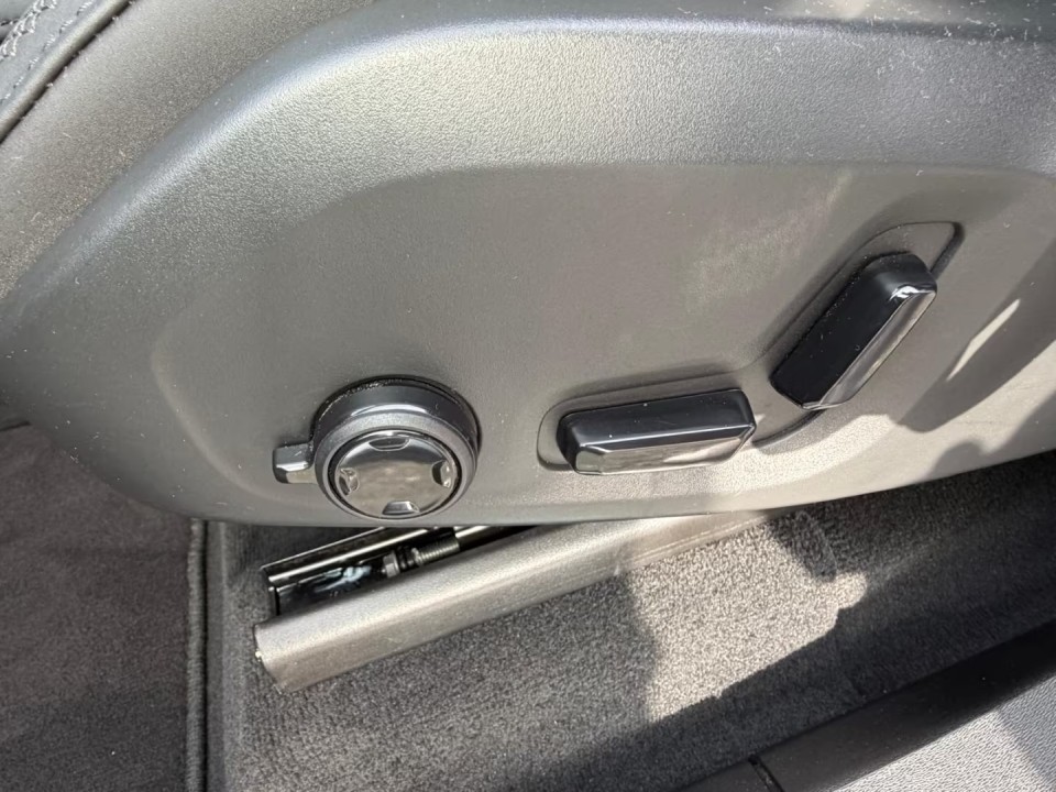 Volvo XC 90 Plus Bright B5 - foto 13