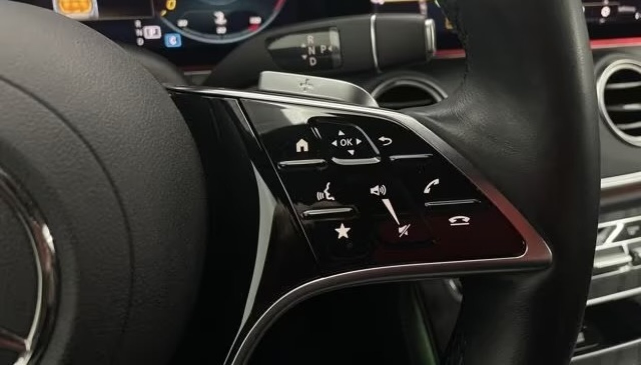 Mercedes-Benz E 400d 4MATIC AMG - foto 11