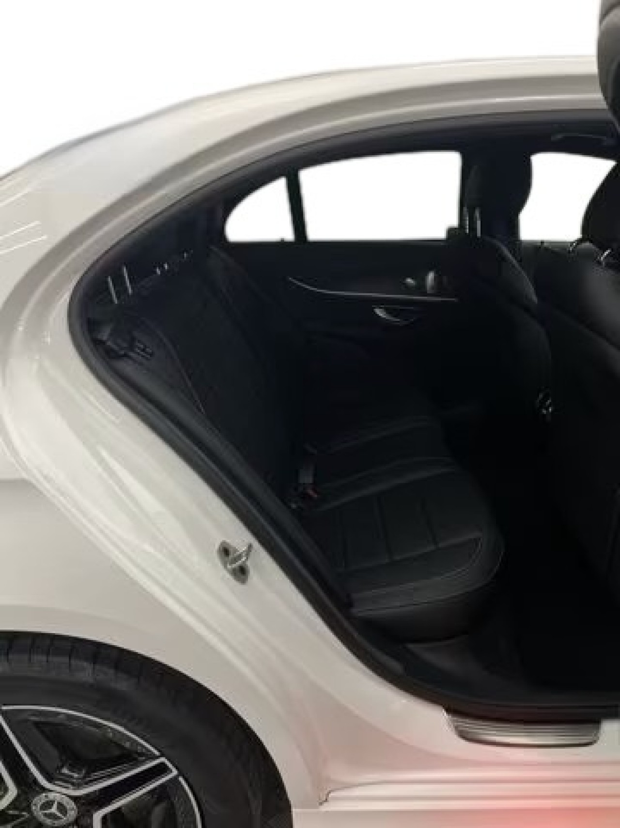 Mercedes-Benz E 400d 4MATIC AMG - foto 26