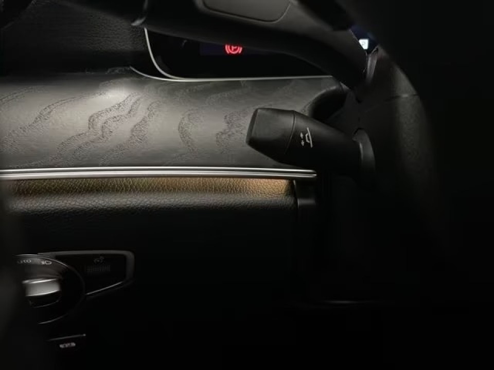 Mercedes-Benz E 400d 4MATIC AMG - foto 12