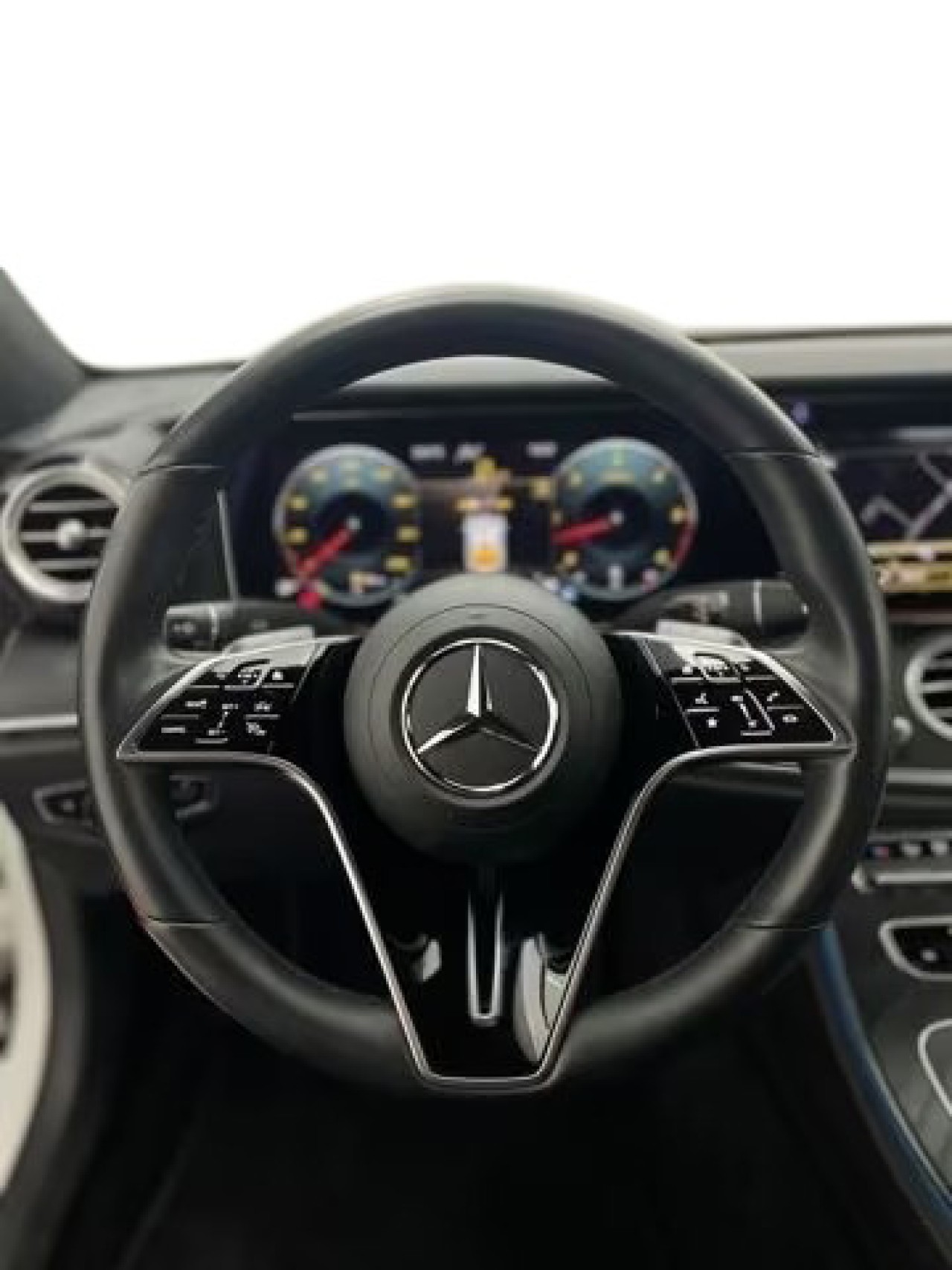 Mercedes-Benz E 400d 4MATIC AMG - foto 7