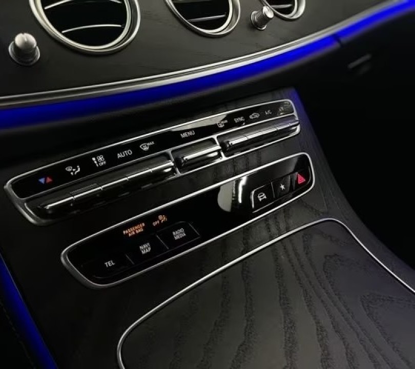 Mercedes-Benz E 400d 4MATIC AMG - foto 13
