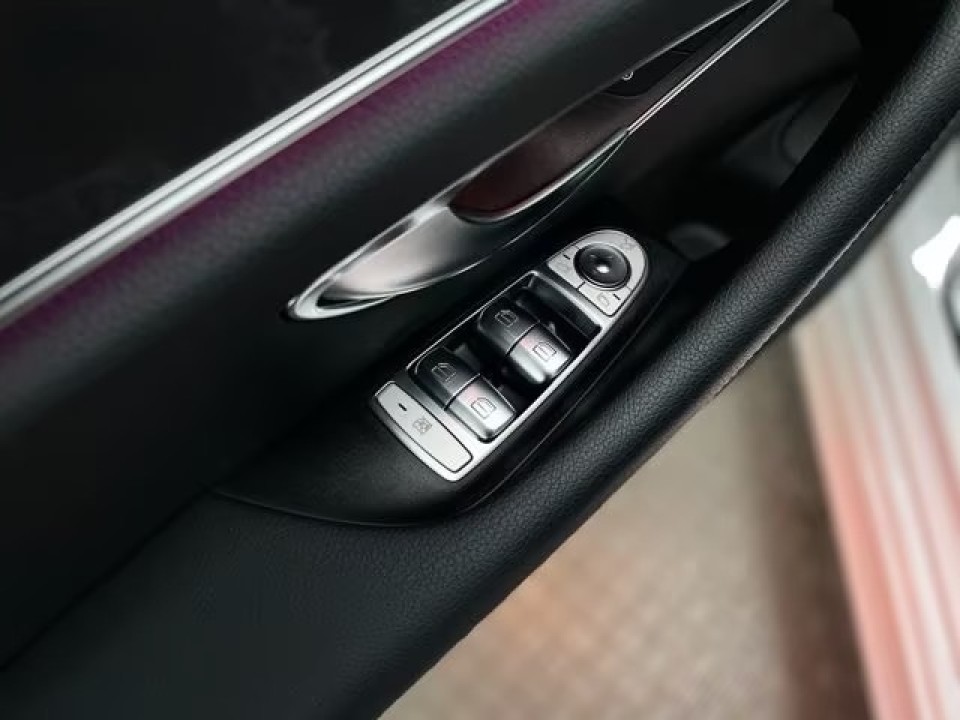 Mercedes-Benz E 400d 4MATIC AMG - foto 30